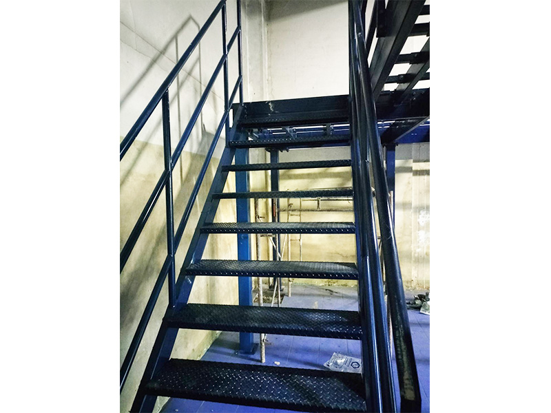 รับออกแบบสร้างชั้นลอยเก็บสินค้า Mezzanine Floor